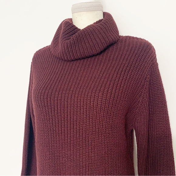Abercrombie & Fitch Chunky Knit Turtleneck Tunic Sweater in Eggplant - Size M - Picture 4 of 8